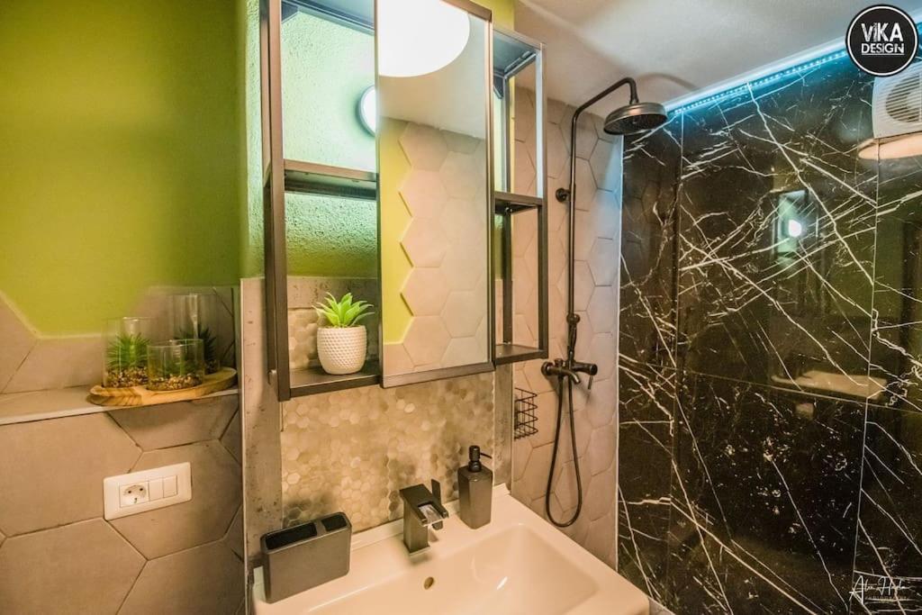 Park Apartment 23 Alba Iulia Bagian luar foto